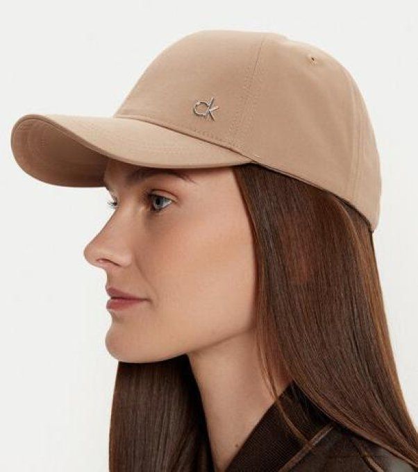 CALVIN KLEIN Casquette femme Ck Metal