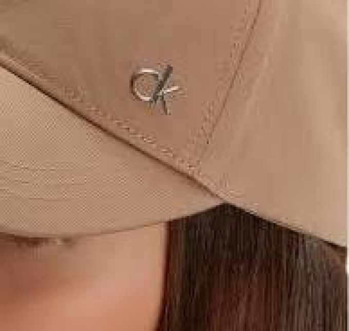 CALVIN KLEIN Casquette femme Ck Metal 